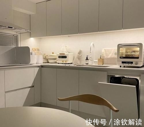 人生活|一个人的极简生活!98平的小房被她布置成精致小窝,引上千人围观