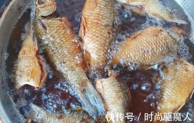 香酥鱼|香酥鲫鱼，一道解决鲫鱼如何烹制的菜品