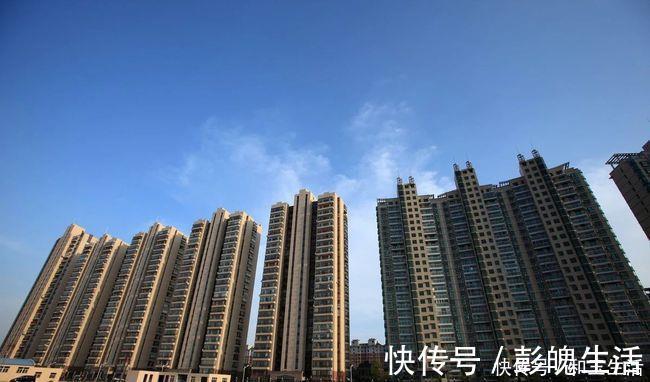 边户|担心边户“东潮西晒”,买了中间户后却很后悔,房间小、不通透