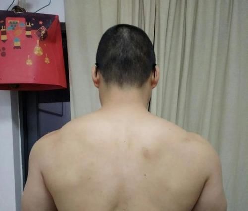 肱骨|为什么健身高手的背部厚又宽,因为都懂了这些技巧!