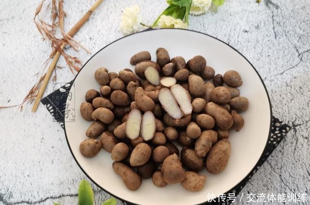 冬天,不吃肉也要吃它,蒸一蒸就好,大人孩子都爱吃,可惜不懂吃