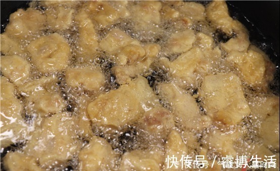 才知道，炸酥肉不能用面粉和淀粉，原来一直都用错，难怪不酥脆