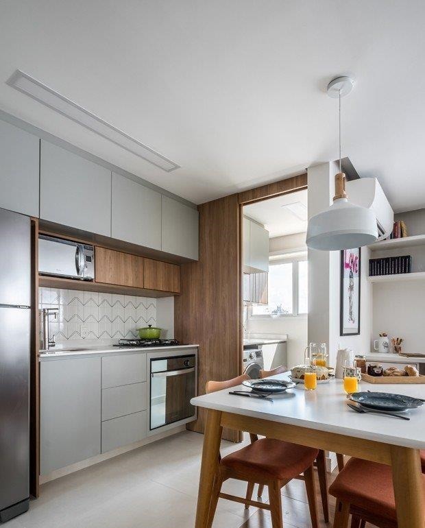 空间|135平房住了5年仍像样板房,秘密在电视墙,藏20平储藏室收纳!