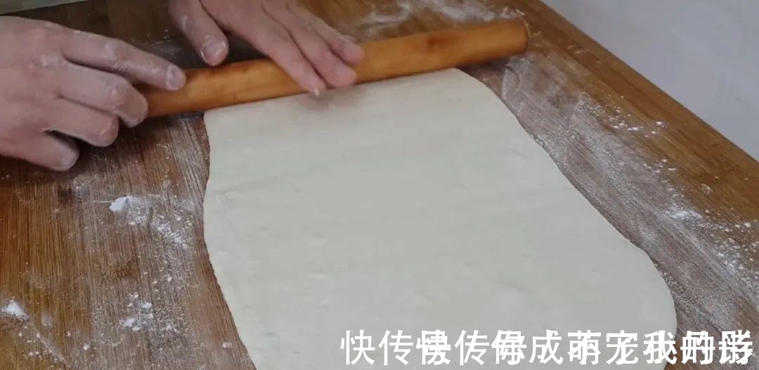 以后面粉就这样做，一次炸一锅，个个香酥掉渣，比油条麻花还好吃