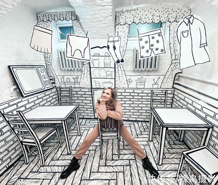 速写本|俄罗斯网红打卡地2D咖啡馆,好像走进漫画,里面待久了人都不好了