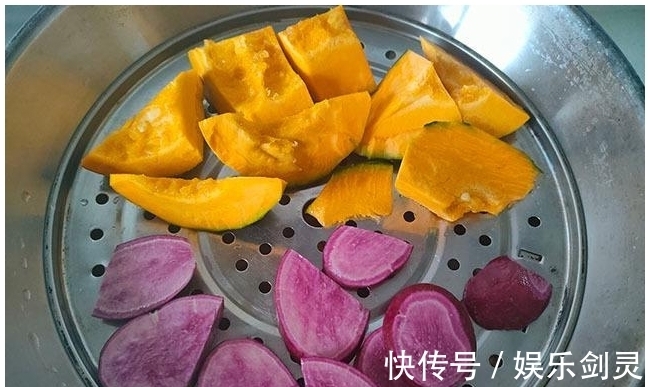 马铃薯淀粉|立秋后，多给孩子吃瓜菜，不煎不烤，食材拌好蒸一蒸，筋道美味