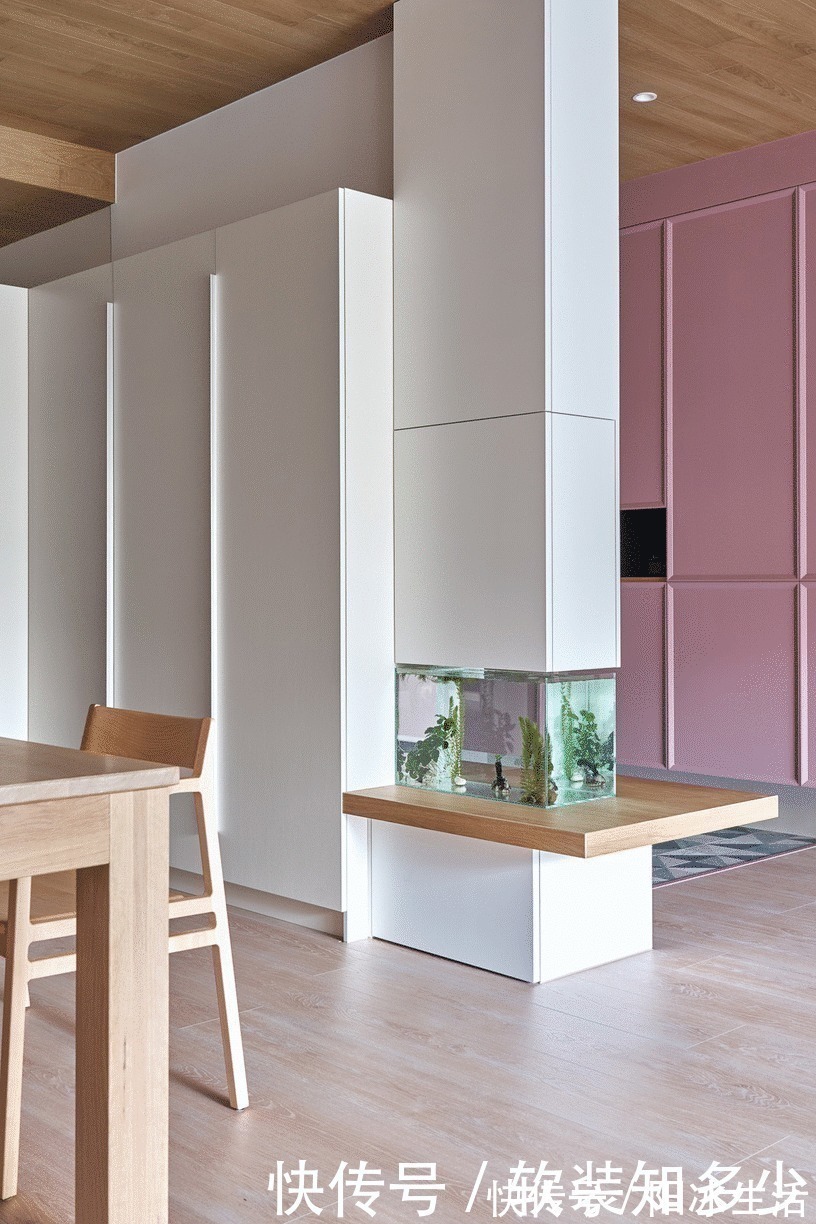 层架|一家三口住在这素雅别致的环境中,真令人羡慕,这是怎么装饰的呢