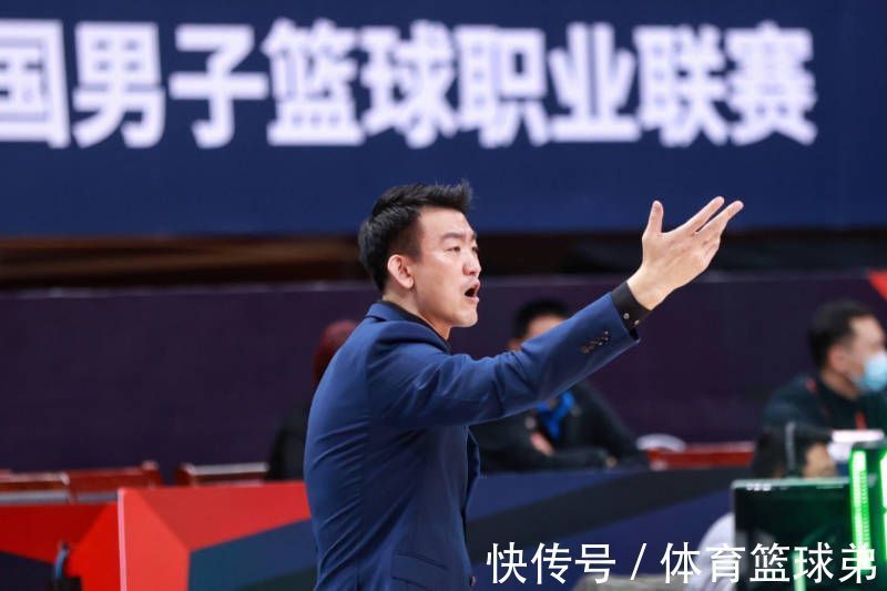 杜锋|广厦双塔终于现世,这次王博能放手一搏了,看来杜锋危险了