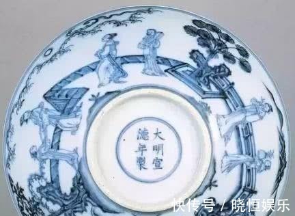 青花瓷@老农在后山意外发现古墓,里面只有一面墙,专家估价保底10个亿