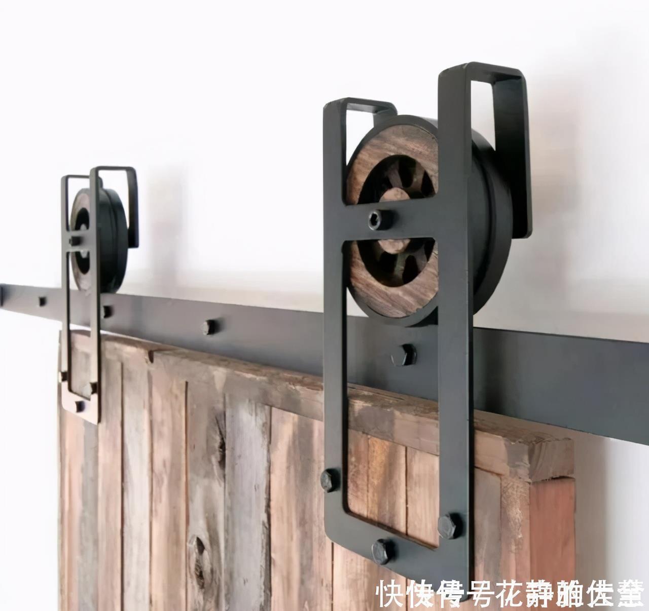 人家|越来越多人家里不装木门了，现在流行这样装，简约还不占地儿