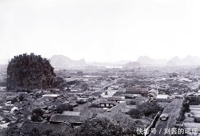 1898年广西桂林著名景点旧照，俯瞰漓江、象鼻山与桂林城墙