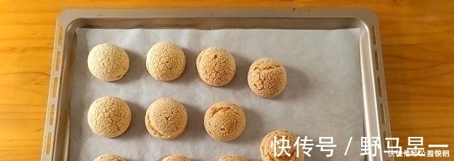 面团|一口下去就爆浆的卡士达酥皮泡芙，大气孔不塌陷的秘密都在这