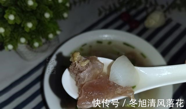 美味|入秋后,有钱没钱,多给家人做这汤吃,切块高压锅一炖,营养美味!