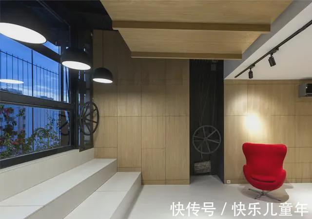 衣柜|35平单身公寓,家里太小就把床藏到柜子里,果然方便又显宽敞!