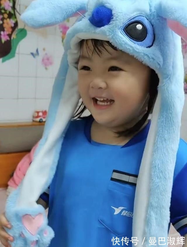 风里来雨|3年前跟着爸爸送外卖,笑脸治愈无数人的宝宝,如今过得怎样了?