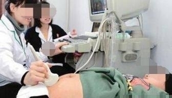 孕妇|孕妇剖腹产生下宝宝九个月后,肚子里面还在动,得知原因后吓坏了