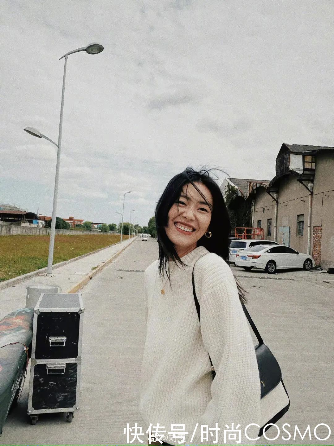 设计师刘雯再上线，这次实穿性5颗星|时髦办 |女生一定要知道的高级感香水，你懂的\＂,\＂i10\＂:\＂美人计