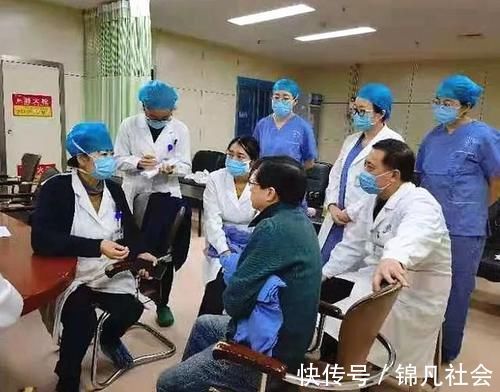 孕妈|孕妈饮食不注意 竟致母子同遇险,医生提醒:孕期异常呕吐腹痛别大意