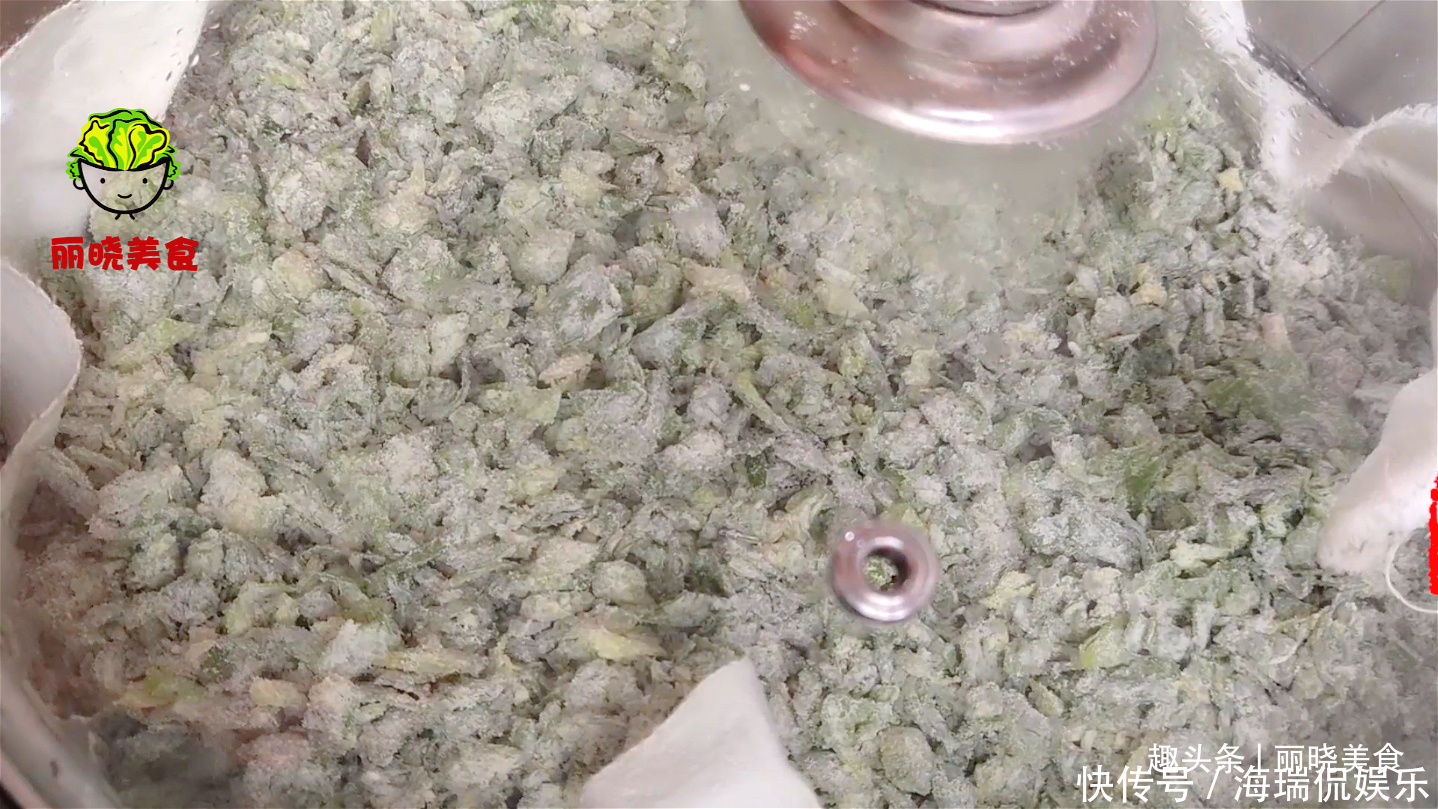 芹菜叶|芹菜叶别丢了,教你一种超美味吃法,简单好吃味道足,越吃越想吃