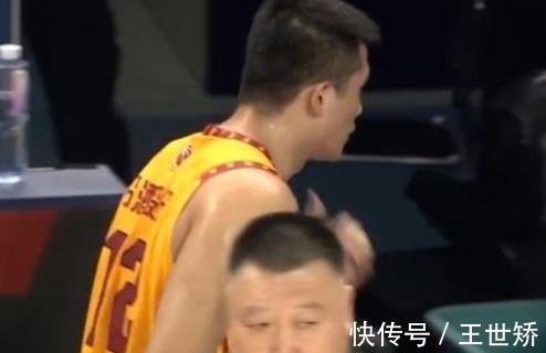 犯规|CBA新秀球员第16轮表现:廖三宁连续撞新秀墙,刘东狂砍26+10