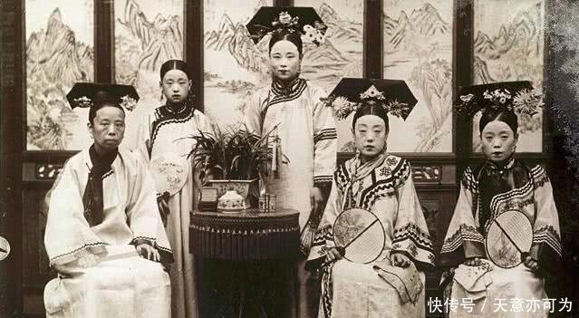 合影|真实的晚清三品大员全家合影,正妻很美,图5是晚清最美的格格!