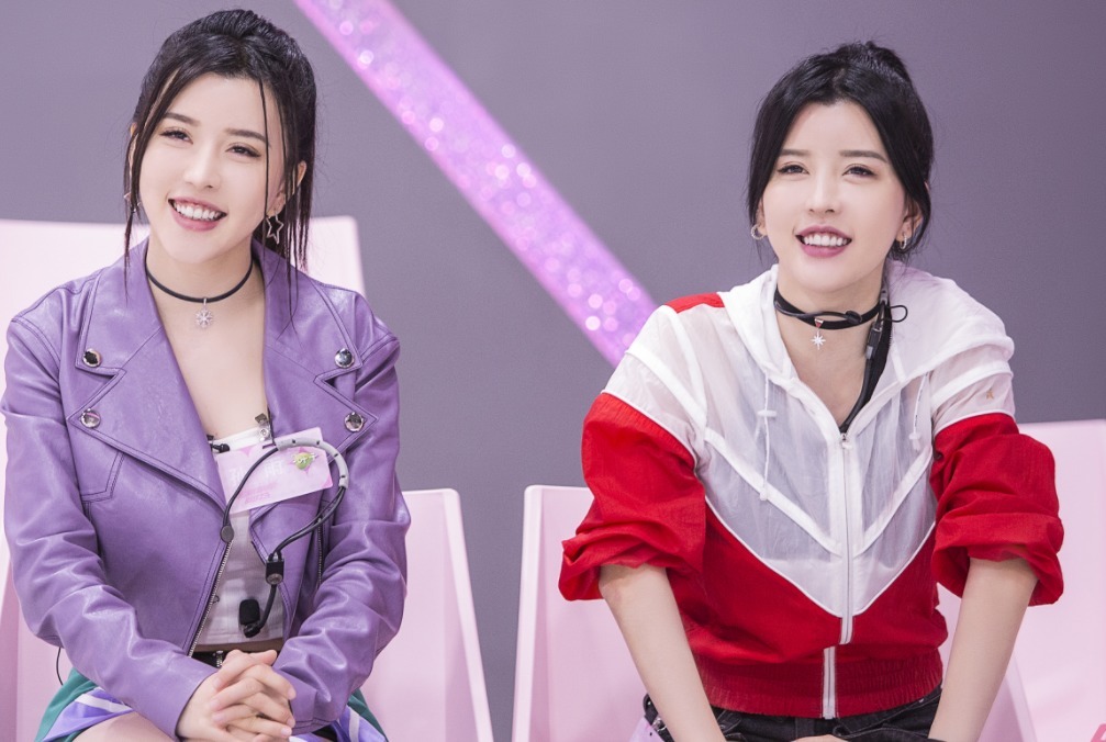 话说回来|叫“前辈”太见外,叫“by2姐姐”又显热络,谁注意毛不易叫法