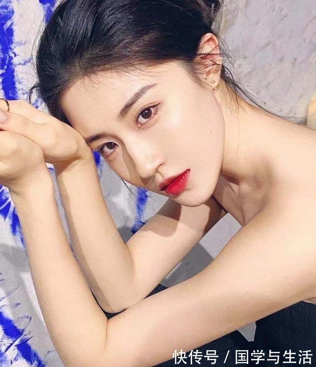 护肤品 日常护肤,不能盲目对肌肤进行“大补”,按照常规步骤就可以!