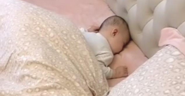 睡眠质量|婴儿睡觉时总是满床打滚,背后原因在这里,父母别忽视了!