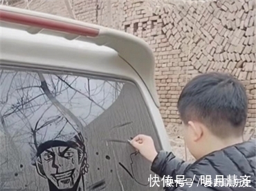 女孩|老板趴在厕所门口,女孩本以为他在偷看,但实际他已经没了