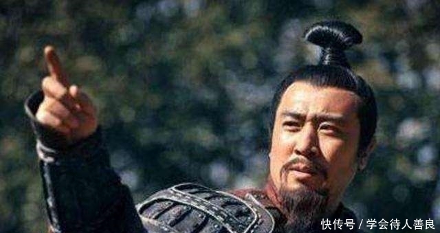 卧龙凤雏|刘备手下真正的第一谋士,不是诸葛亮和庞统,曹操一直都想得到他