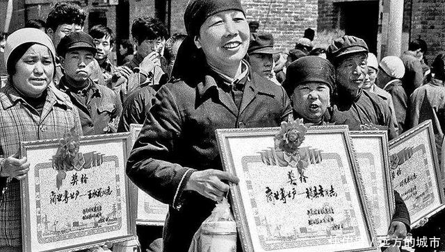 如今|第一个“万元户”黄新文，曾被《人民日报》报道，如今怎样了？