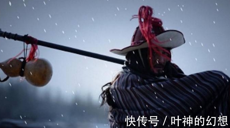 水浒传@关胜和林冲谁更猛？从几次厮杀来看，林冲有一点比关胜还强