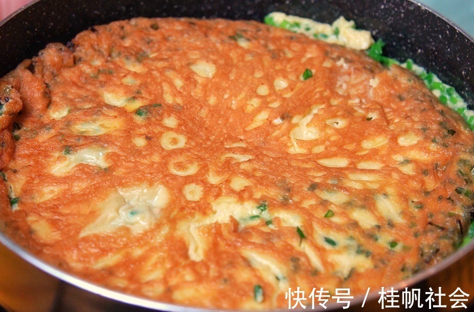 可口|韭菜梗鸡蛋饼，美味可口，简单好做