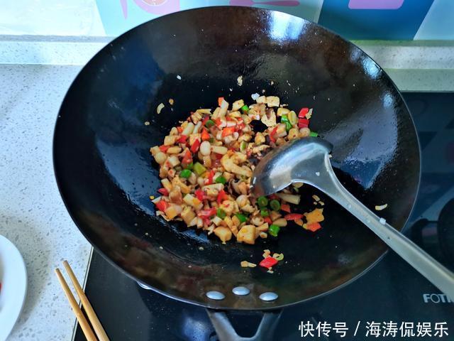 满意|一个女人最省事晚餐,简单一炒一煮几分钟上桌,吃得满意舒服健康