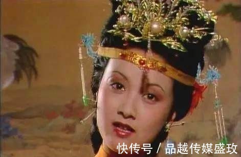 王熙凤|红楼梦中，一个最会装聋作哑的人，就连王熙凤都要佩服她