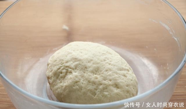  做法|家里有面粉试试这样吃，层次多又酥脆，食材简单，做法一看就会