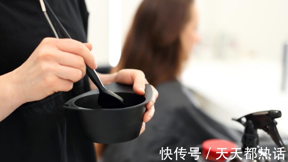 奶奶 90后女孩染发, 就要染“奶奶灰”, 做完后不淡定, 真的成奶奶了!