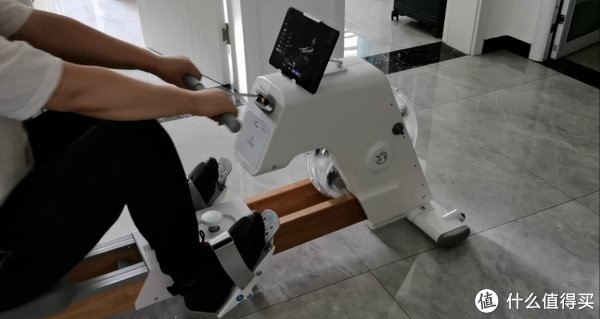 划船机|运动相关 篇一：全身锻炼称神的运动器材，野小兽R15水阻划船机测评！