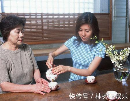 奶奶|''奶奶又来蹭饭了'',妈妈将月子仇灌输给孩子,其实危害大!