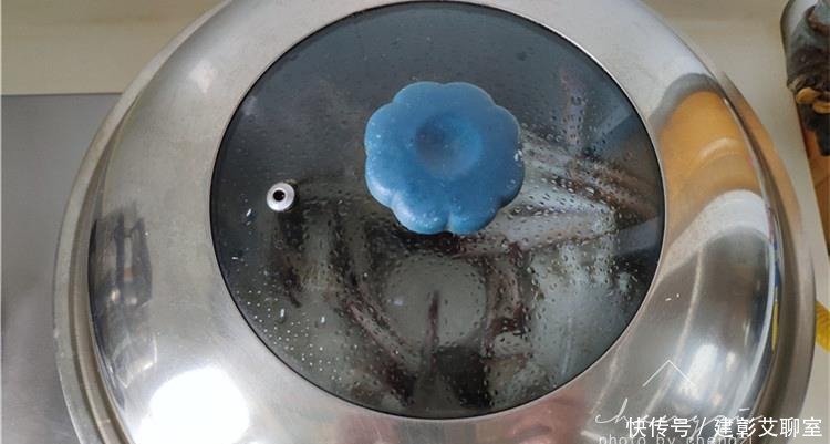 真鲜|螃蟹别傻傻只会用清水蒸,学会老渔民这1招,营养不流失,真鲜!