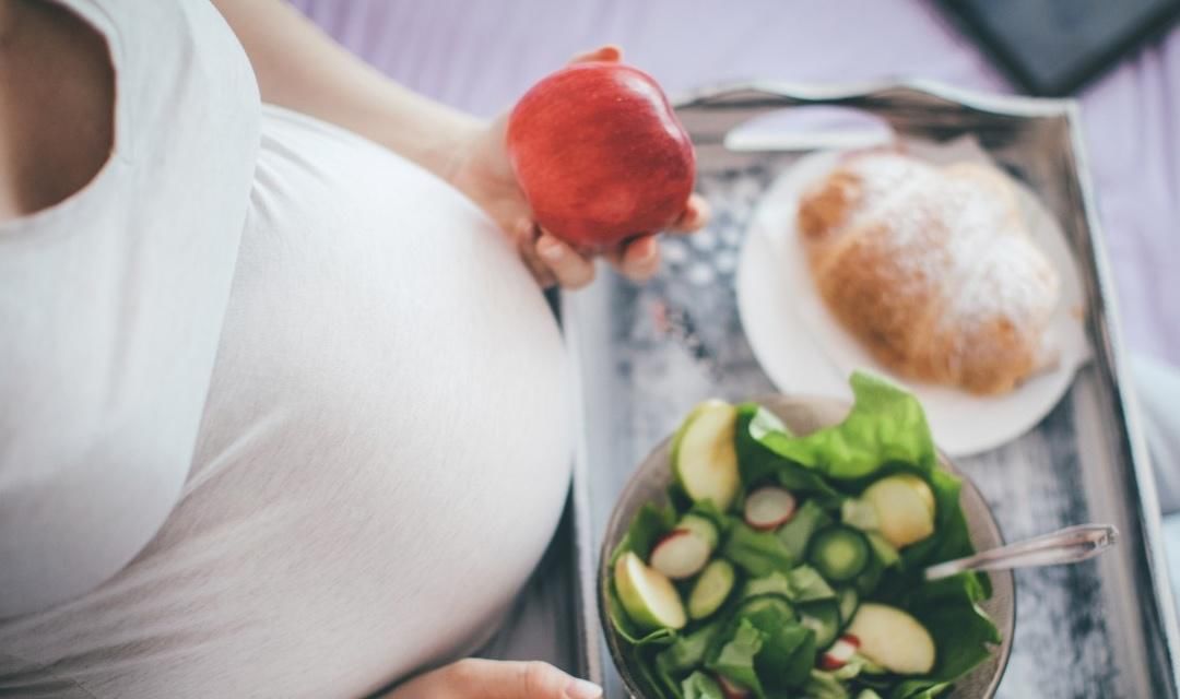 营养物质|孕期，这三种水果即使再贵，孕妈也别不舍得吃，都是为了宝宝好