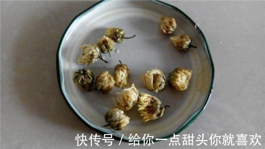 菊花|湿气根除,一把菊花加上它,每天喝两杯,祛湿最有效!不再反复