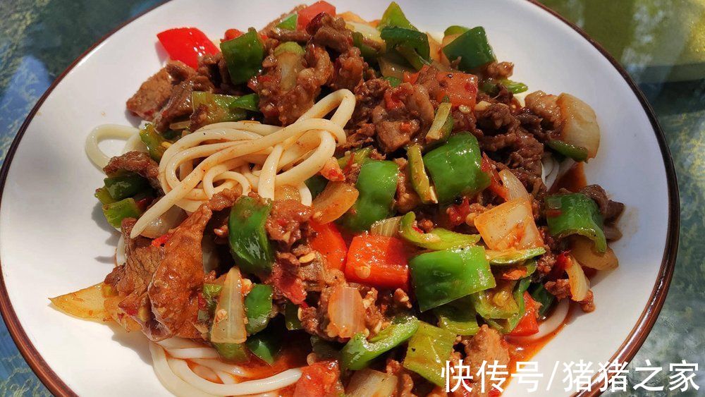 新疆奇台过油肉拌面详细教程，挑动你的味蕾，美食就是这么简单