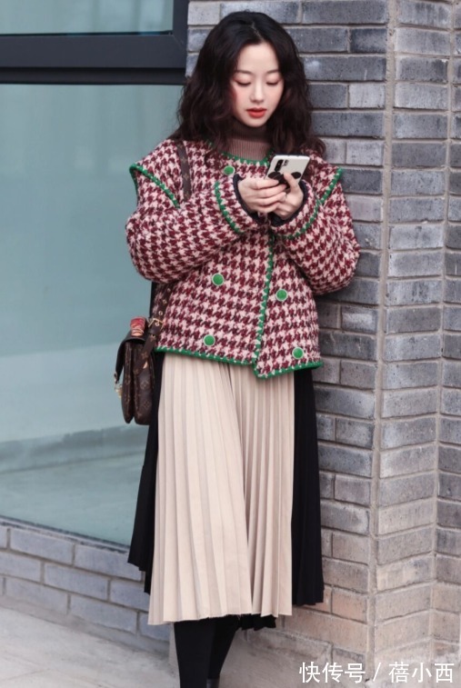 外套|冬季多尝试“千鸟格”外套,经典好看又时髦,时髦精早已在穿了