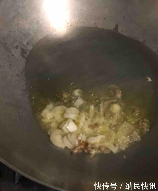 便秘|这菜被称“头号泻药”,口臭严重要经常吃,便秘问题也会悄悄溜掉