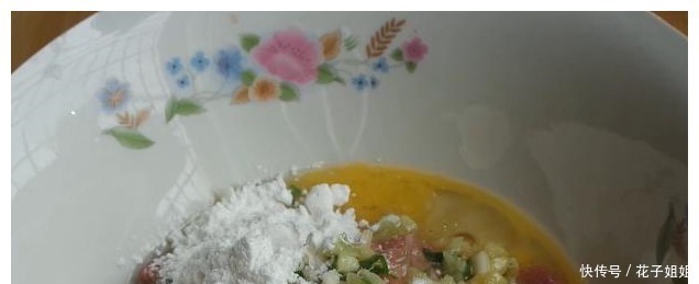 青菜|这样做的肉丸子滑嫩有嚼劲，简单又营养，全家爱吃，汤都喝完！