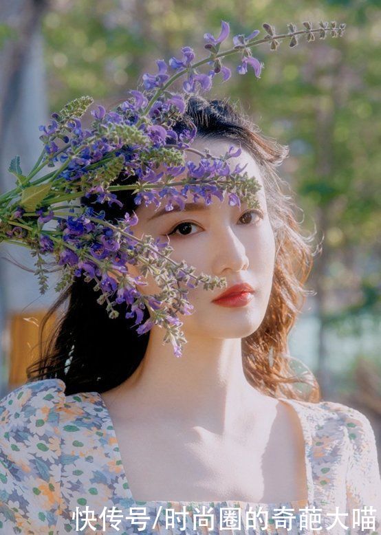 碎花裙|油画感穿搭才是夏日的正确打开方式！可盐可甜还清爽，时髦又降温