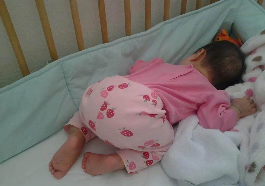 陈晓|孩子睡姿暗示性格,若是第3种父母别忽视,做好2点孩子更健康