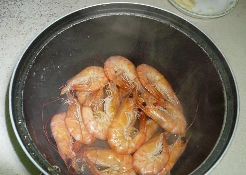 40年大厨:不管煮什么虾,出锅之前多加一步!虾肉鲜嫩无腥味