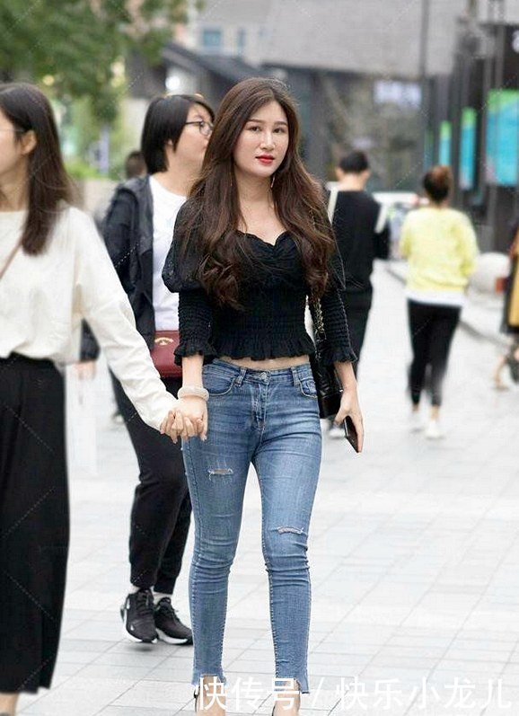 紧身|牛仔裤紧身的才是最美的,展现时尚潇洒的气质!